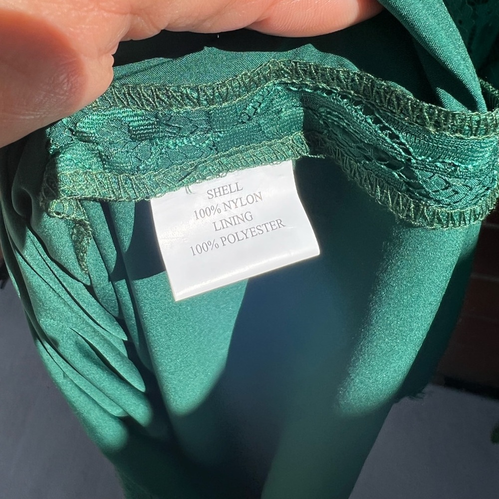 NWOT Beautiful long green lace dress!Size 10. - Picture 12 of 15